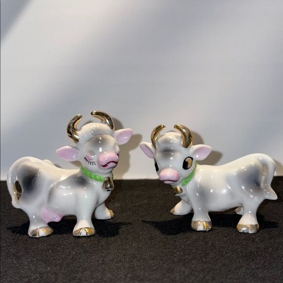 Vintage Charming Ceramic Cow Figurines - Picture 1 of 10